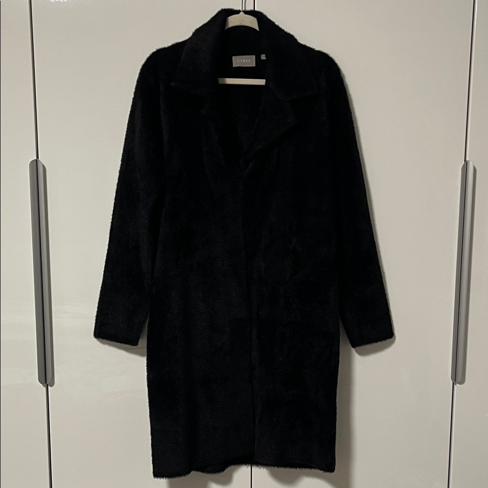 CYRUS Luxurious Silky Faux Fur Notch Lapel Coat Hook Closure Pockets, Size S